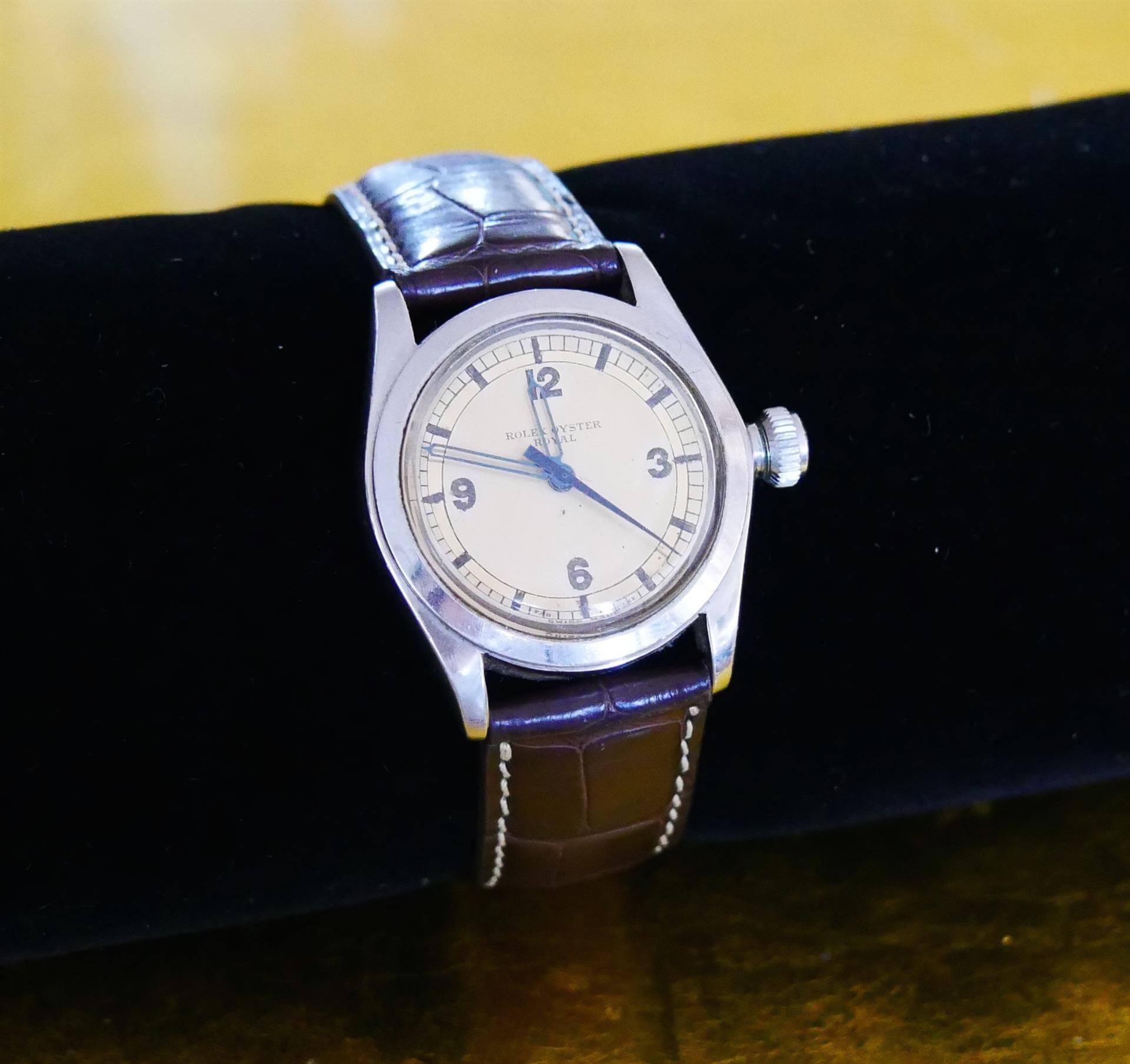 ROLEX - Vers 1940 OYSTER ROYAL Réf 2280  Montre bracelet d_homme en acier