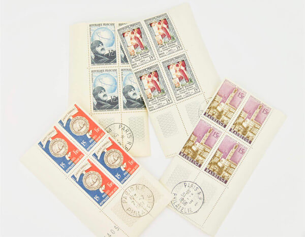 Timbres de France - 1940-1955 - En bloc de quatre coins datés